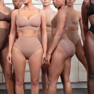 SKIMS Sculpting Mid Waist Brief